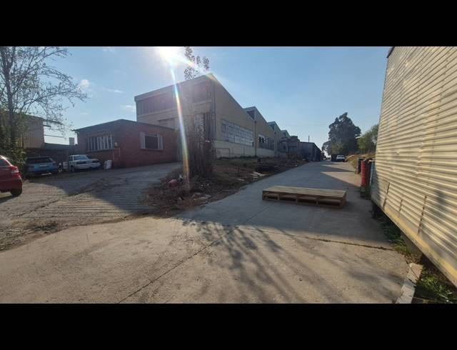 2,500M² FACTORY TO LET IN ANDERBOLT